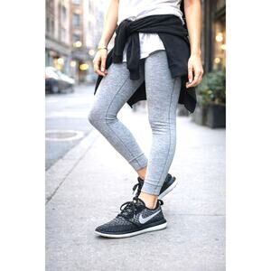 Nike Roshe Two Flyknit 365 Women’s Size 8 Wolf Grey Black Sneakers NWOT